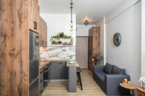 Flat in Athens next to Metro st!